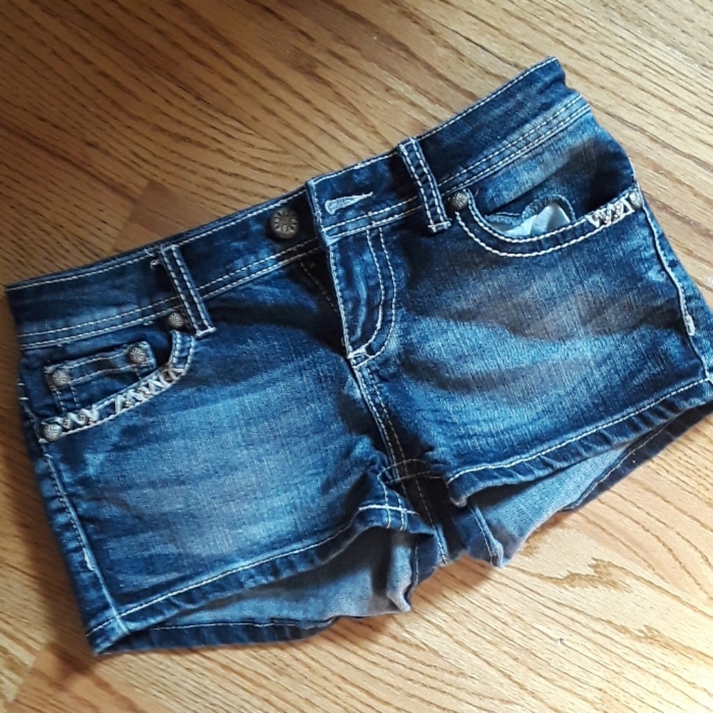 Jean shorts soundgirl size 5 or 27 and half waist